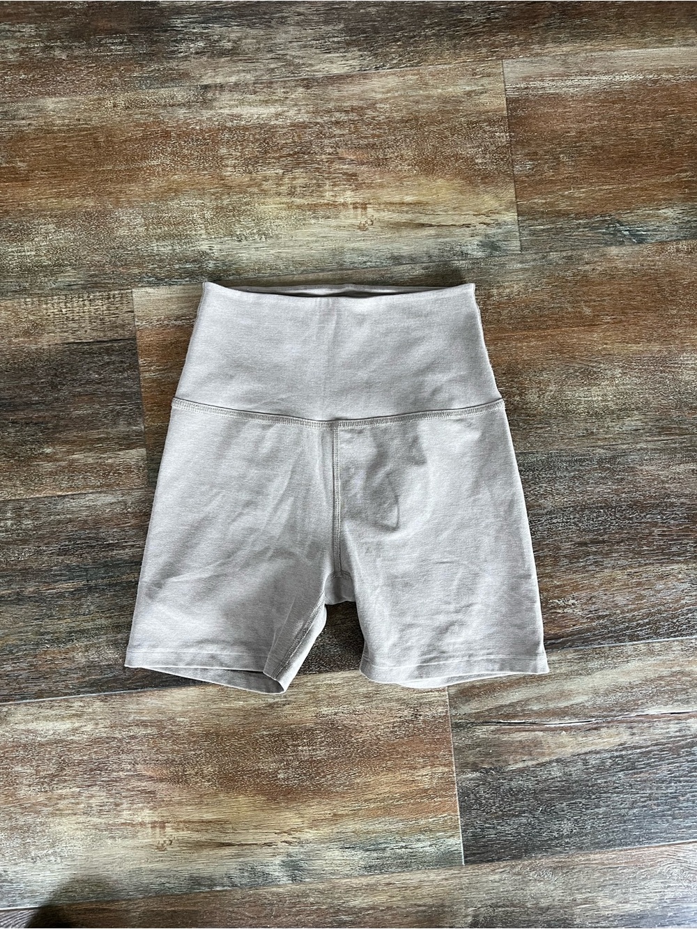 Beyond Yoga High-Waist Bike Shorts in Light Gray